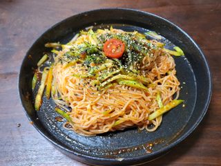 [한면원] 비빔국수 2인분 — 5점을 준 리뷰어가 2022년 8월 올린 사용 사진