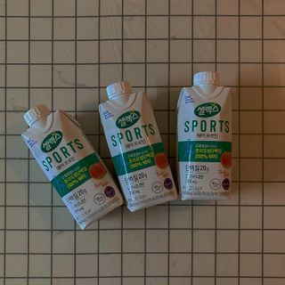 셀렉스스포츠 셀렉스 스포츠 웨이 프로틴 복숭아_ 330ml x 12팩 — 1.5점을 준 리뷰어가 2021년 7월 올린 사용 사진
