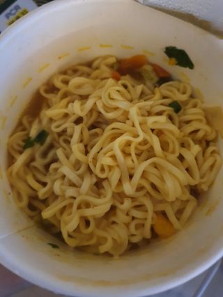 NISSIN 닛신 컵누들  4종 - 씨푸드오리지날, 씨푸드 스파이시, 씨푸드 커리, 씨푸드 XO소스 — 5점을 준 리뷰어가 2022년 11월 올린 사용 사진