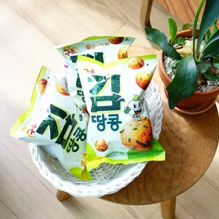 오리온 오징어땅콩의 짭짤고소 신제품, 구운김땅콩 — 5점을 준 리뷰어가 2022년 5월 올린 사용 사진