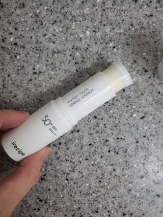 아이레시피 워터리터치 에센스 선 밤 [SPF50+/PA++++] — 3.5점을 준 리뷰어가 2023년 7월 올린 사용 사진