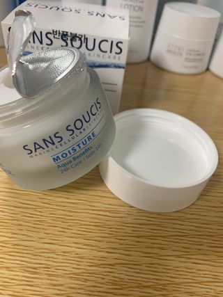 산수시 아쿠아 베네핏 24h 수부지 물광 속건조 수분크림 50ml — 5점을 준 리뷰어가 2021년 7월 올린 사용 사진