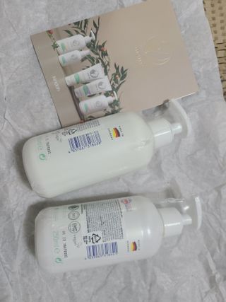 mom e 맘이 내추럴 베이비 케어 샴푸앤바스+로션 — 5점을 준 리뷰어가 2021년 1월 올린 사용 사진
