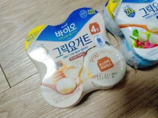 매일바이오 그릭요거트 오리지널 플레인 4개, 로스터리 커피믹스 4개 — 5점을 준 리뷰어가 2021년 12월 올린 사용 사진