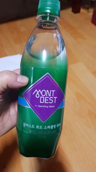 몽베스트 Montbest with Sparkling water Plain 20병 — 5점을 준 리뷰어가 2021년 11월 올린 사용 사진