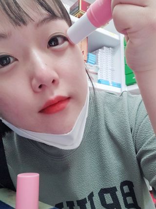 스킨큐어 산다화 카멜리아 안티 링클 멀티밤 — 5점을 준 리뷰어가 2022년 4월 올린 사용 사진