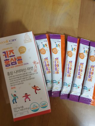 베거스코리아 [콜리케어] 키즈 홍삼콜리 딸기맛 14포 — 5점을 준 리뷰어가 2021년 11월 올린 사용 사진
