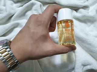 바이오오일 [바이오-오일] 스킨케어 오일 내추럴 60ml — 5점을 준 리뷰어가 2021년 11월 올린 사용 사진