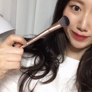 [툴앤썸] 라운드 파운데이션 브러시+사선 쉐딩 브러시+블렌딩 브러시 — 5점을 준 리뷰어가 2021년 6월 올린 사용 사진