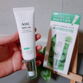 [AHC] 세이프온 에센스 선크림 올리브영 스페셜 증정 기획세트 — 5점을 준 리뷰어가 2022년 6월 올린 사용 사진