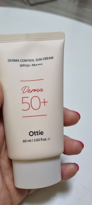 [오띠] SET_더마 컨트롤 선 크림( SPF50+ PA++++) & 100 마스크팩 x  4매 (수분/탄력/광채/장벽) — 4점을 준 리뷰어가 2022년 7월 올린 사용 사진