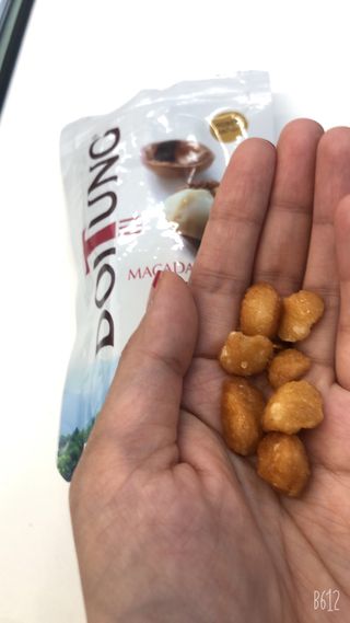도이퉁 마카다미아 넛 90g  로얄 마카넛 오리지널 쏠트 허니 — 5점을 준 리뷰어가 2021년 9월 올린 사용 사진