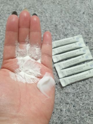 [유니자르] COSDIY  샘플 키트 + 엘라스틴 저분자 콜라겐 파우더 — 5점을 준 리뷰어가 2021년 11월 올린 사용 사진