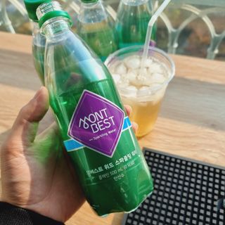 몽베스트 Montbest with Sparkling water Plain 20병 — 5점을 준 리뷰어가 2022년 10월 올린 사용 사진
