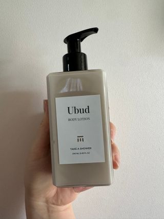 테이크어샤워 스마트스토어)우붓 바디로션 Ubud BODY LOTION 250ML — 5점을 준 리뷰어가 2025년 9월 올린 사용 사진