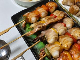 [다물꼬치] 삼겹새우롤꼬치 5개입 350g  + 데리야끼소스 120g + 매운고추소스 120g — 5점을 준 리뷰어가 2021년 12월 올린 사용 사진