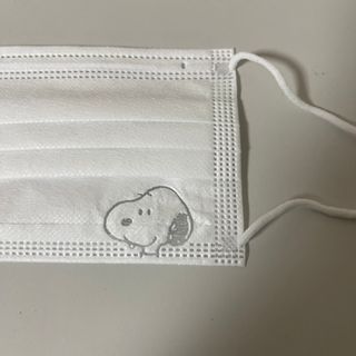 JHWORLD 스누피 마스크 정품 스누피 KF-AD 국내 비말차단 아동용 성인용 일회용 덴탈마스크 50매 — 3.5점을 준 리뷰어가 2021년 6월 올린 사용 사진