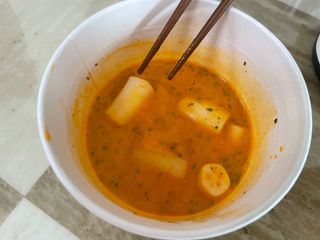 나우  [요리궁리] B타입 ( 매콤, 치즈, 매콤까르보 ) 꽃떡볶이 6개입 세트 — 5점을 준 리뷰어가 2025년 3월 올린 사용 사진
