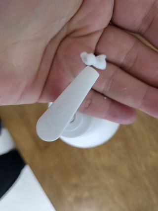 [닥터문] 프리미엄 알로에베라 선크림 500ml — 4점을 준 리뷰어가 2022년 7월 올린 사용 사진