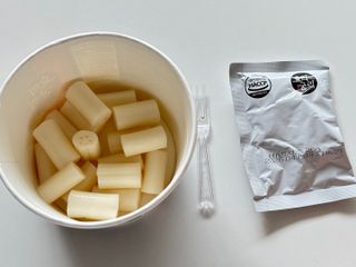 나우  [요리궁리] B타입 ( 매콤, 치즈, 매콤까르보 ) 꽃떡볶이 6개입 세트 — 5점을 준 리뷰어가 2025년 3월 올린 사용 사진