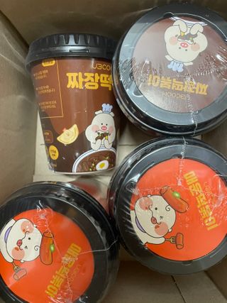 유비쿡 컵떡볶이 매운컵떡볶이2개/ 짜장컵떡볶이 2개  총 4개세트 — 5점을 준 리뷰어가 2021년 2월 올린 사용 사진