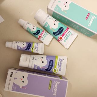 닥터데디스 안심저불소 키즈치약 (라즈베리, 청포도향 중 택 1) 60g +  여행용 미니 치약 15g — 5점을 준 리뷰어가 2022년 11월 올린 사용 사진