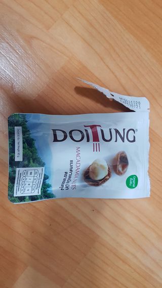 도이퉁 마카다미아 넛 90g  로얄 마카넛 오리지널 쏠트 허니 — 4점을 준 리뷰어가 2021년 3월 올린 사용 사진