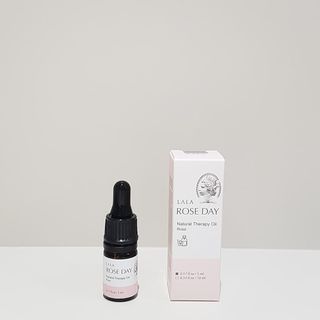 라라로즈데이 시즌2 천연 아로마오일 Y존 케어 속옷향수 이너퍼퓸 5ml  여성의 자존감을 UP시키자 — 5점을 준 리뷰어가 2021년 8월 올린 사용 사진