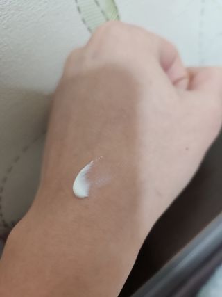 러브모아 향수 고체향수 승무원 고체향수 바르는 향수 니치향수 도손 우드세이지 앤 씨솔트 — 3.5점을 준 리뷰어가 2022년 10월 올린 사용 사진