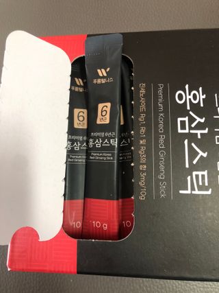 [푸름웰니스] 프리미엄 6년근 홍삼스틱 3mg x 100포 — 5점을 준 리뷰어가 2022년 3월 올린 사용 사진