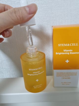체르엠 스템앤셀 비타민 브라이트닝 에센스 30ml 1개 — 5점을 준 리뷰어가 2021년 7월 올린 사용 사진