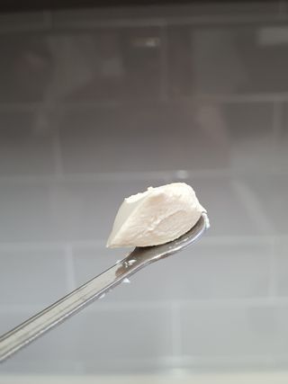 매일바이오 그릭요거트 오리지널 플레인 4개, 로스터리 커피믹스 4개 — 5점을 준 리뷰어가 2021년 12월 올린 사용 사진
