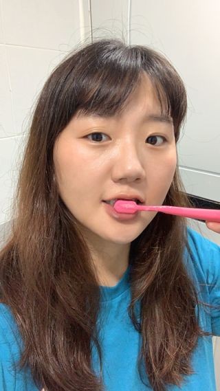프로그 윌로우 칫솔 6245 울트라소프트 — 5점을 준 리뷰어가 2022년 4월 올린 사용 사진