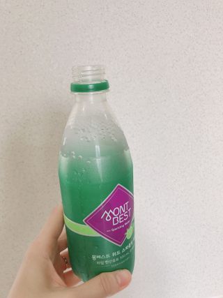 몽베스트 Montbest with Sparkling water Lime20병 — 4.5점을 준 리뷰어가 2022년 6월 올린 사용 사진
