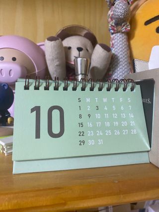 리훈 2024년달력 언더모니터 미니 탁상달력 — 5점을 준 리뷰어가 2023년 9월 올린 사용 사진