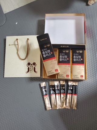 서울약사신협_투데이홍삼정플러스스틱_10g x 30포 — 5점을 준 리뷰어가 2021년 2월 올린 사용 사진