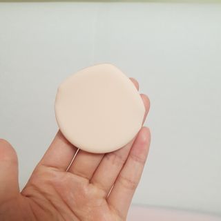 [툴앤썸] 메이크업 브러시로 바르고 호빵 스펀지로 클렌징하는 A-Z 뷰티툴 5종 — 4점을 준 리뷰어가 2021년 1월 올린 사용 사진