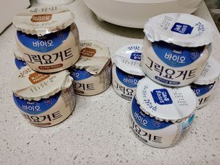 매일바이오 그릭요거트 오리지널 플레인 4개, 로스터리 커피믹스 4개 — 4점을 준 리뷰어가 2021년 12월 올린 사용 사진