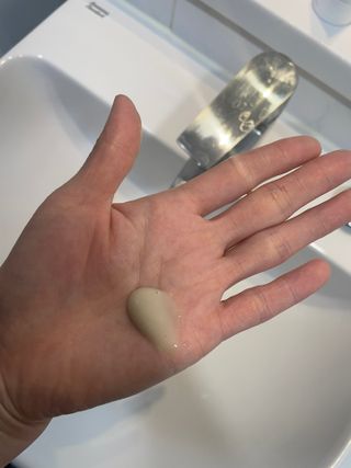 바디셀런스 벤토나이트 데일리 약산성 딥클렌징폼 120ml — 4점을 준 리뷰어가 2021년 12월 올린 사용 사진