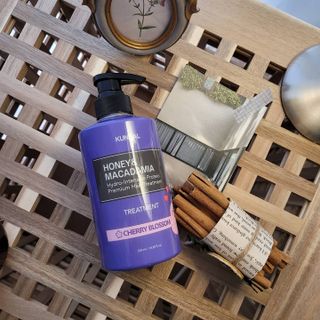 쿤달 [KUNDAL 공식] 프리미엄 헤어 케어 스페셜 세트 샴푸 500ml &amp; 트리트먼트 500ml — 3점을 준 리뷰어가 2021년 3월 올린 사용 사진