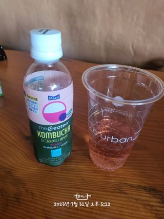 더그레잇티 콤부차 [매일유업] 더그레잇티 44kcal 콤부차 300ml *12개입 (오리지널 6개+베리리치 6개) — 5점을 준 리뷰어가 2023년 8월 올린 사용 사진
