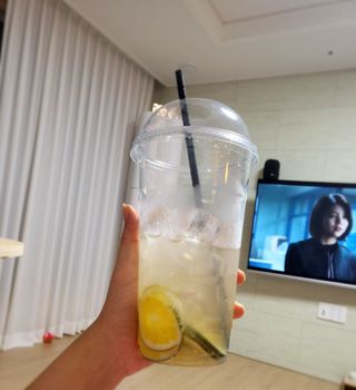 몽베스트 Montbest with Sparkling water Lemon OR Lime 20병(랜덤) — 5점을 준 리뷰어가 2021년 10월 올린 사용 사진