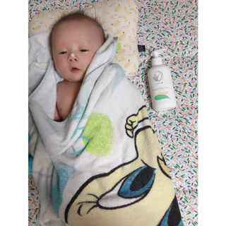 mom e 맘이 내추럴 베이비 케어 샴푸앤바스+로션 — 4점을 준 리뷰어가 2021년 1월 올린 사용 사진