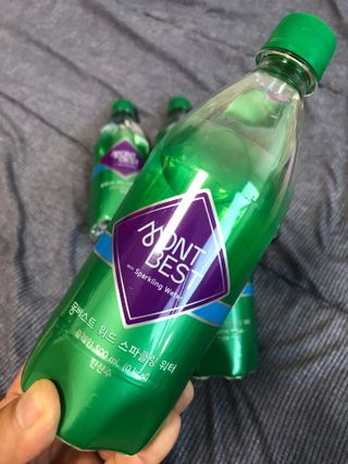 몽베스트 Montbest with Sparkling water Plain 20병 — 5점을 준 리뷰어가 2021년 11월 올린 사용 사진