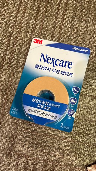 3M 넥스케어 물집방지쿠션테이프 1매 + 물집방지패드 10매 — 5점을 준 리뷰어가 2024년 4월 올린 사용 사진