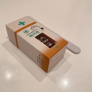 유케어 YOU CARE 문제성 손발톱케어_럭키풋 — 3.5점을 준 리뷰어가 2022년 10월 올린 사용 사진