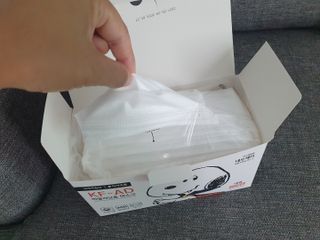 JHWORLD 스누피 마스크 정품 스누피 KF-AD 국내 비말차단 아동용 성인용 일회용 덴탈마스크 50매 — 4.5점을 준 리뷰어가 2021년 6월 올린 사용 사진