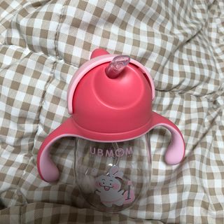 유비맘 트라이탄 코니빨대컵_컬러 랜덤 발송 — 4.5점을 준 리뷰어가 2021년 3월 올린 사용 사진
