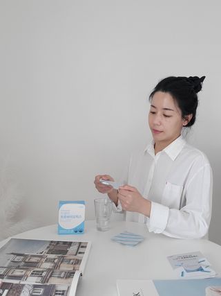 [지셀라] 프로바이오틱스 100억 유산균 보장 (1개월분 / 350mg X 30캡슐) — 5점을 준 리뷰어가 2023년 4월 올린 사용 사진