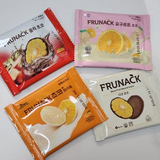 프루낵 제주감귤 초코12봉입 4종(화이트초코,다크초코,요구르트초코,콜라초코)  57.6g(4.8g*12봉입) — 5점을 준 리뷰어가 2022년 10월 올린 사용 사진